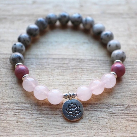 Lotus gemstone bracelet - Picture 2 of 3